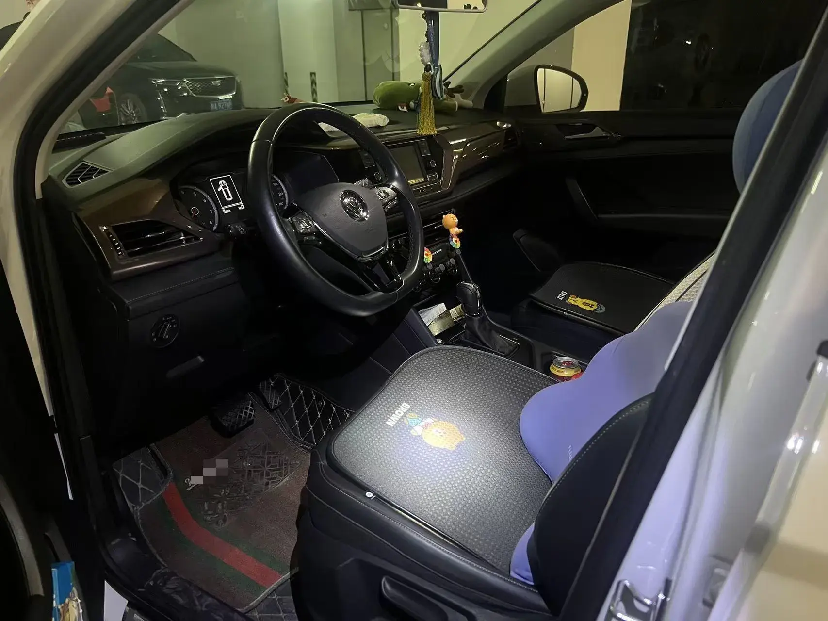 2020 VOLKSWAGEN THARU thumbnail 2