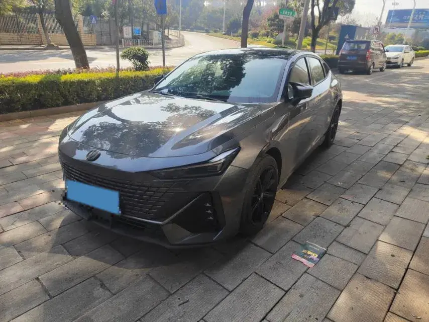 2022 CHANGAN UNI-V thumbnail 2