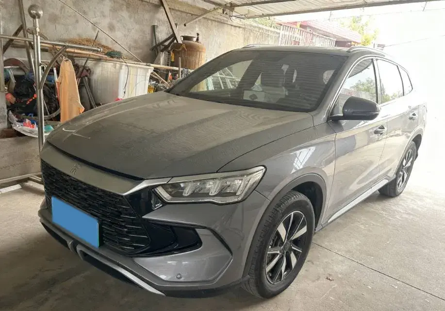 2023 BYD SONG view 1