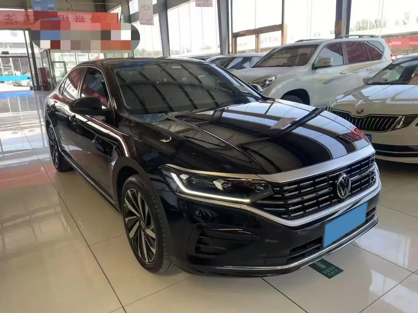 2023 VOLKSWAGEN PASSAT thumbnail 2