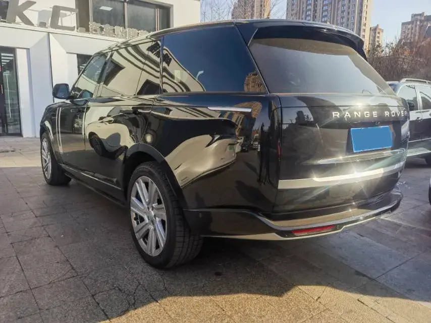 2024 LAND ROVER thumbnail 2