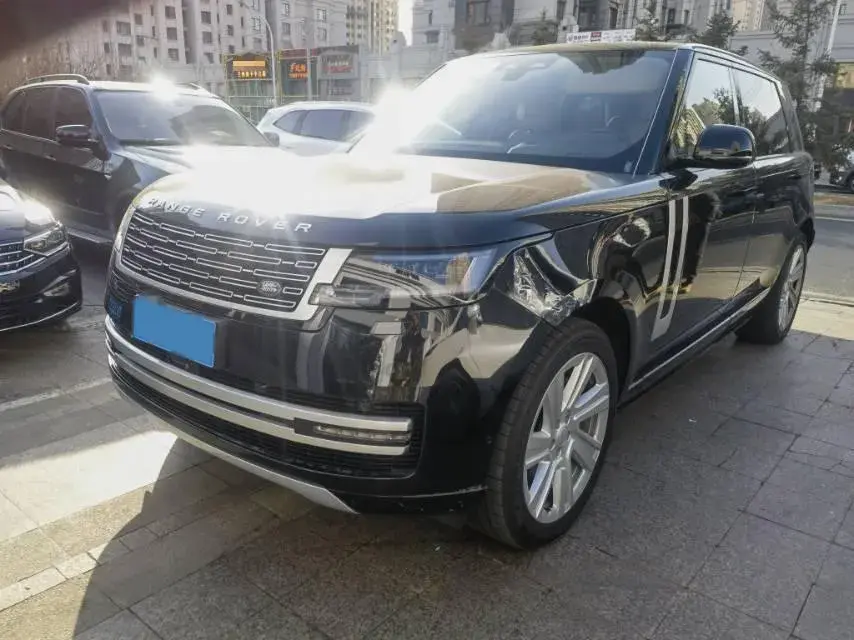 2024 LAND ROVER view 1