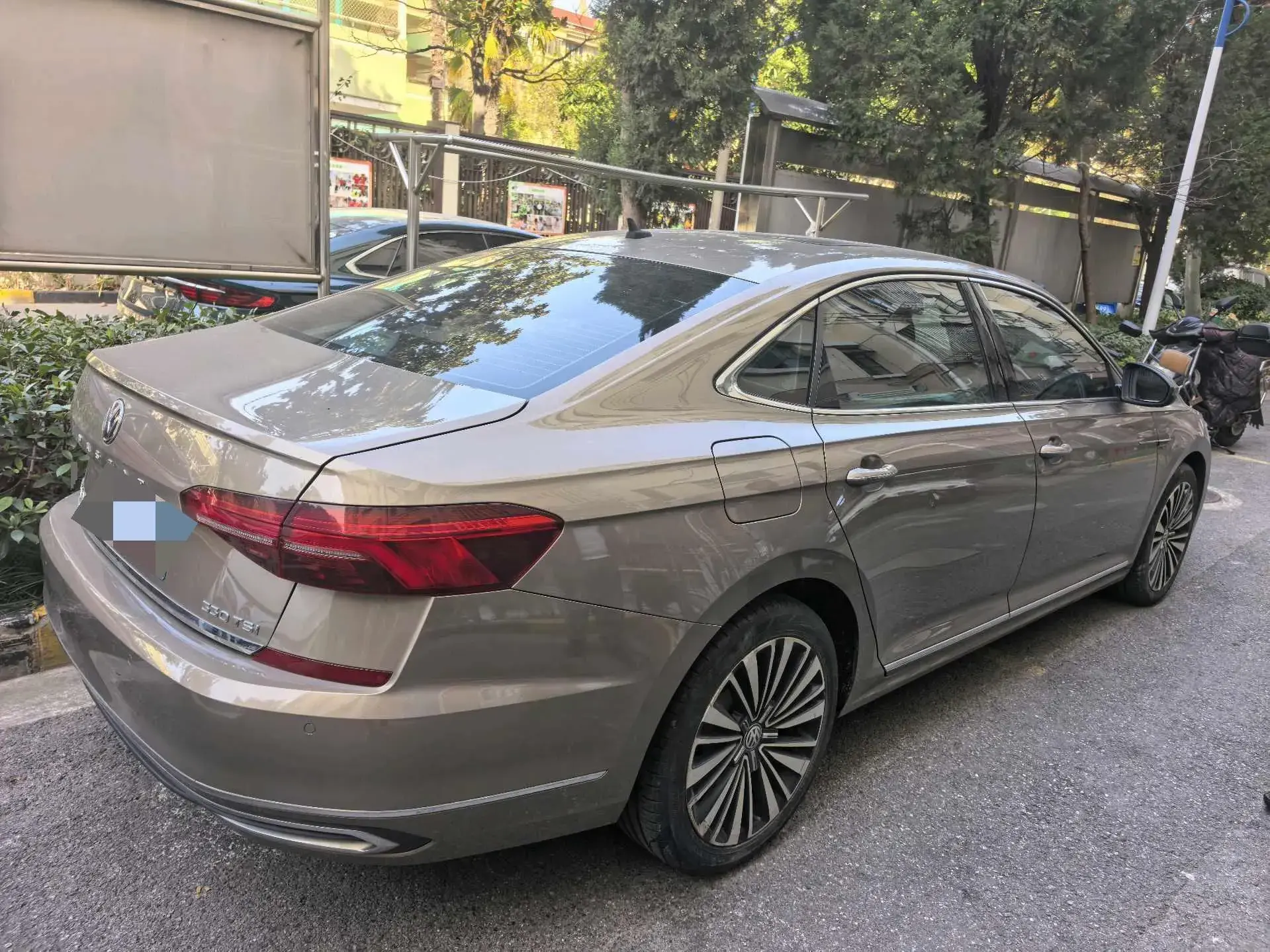 2019 VOLKSWAGEN PASSAT thumbnail 4
