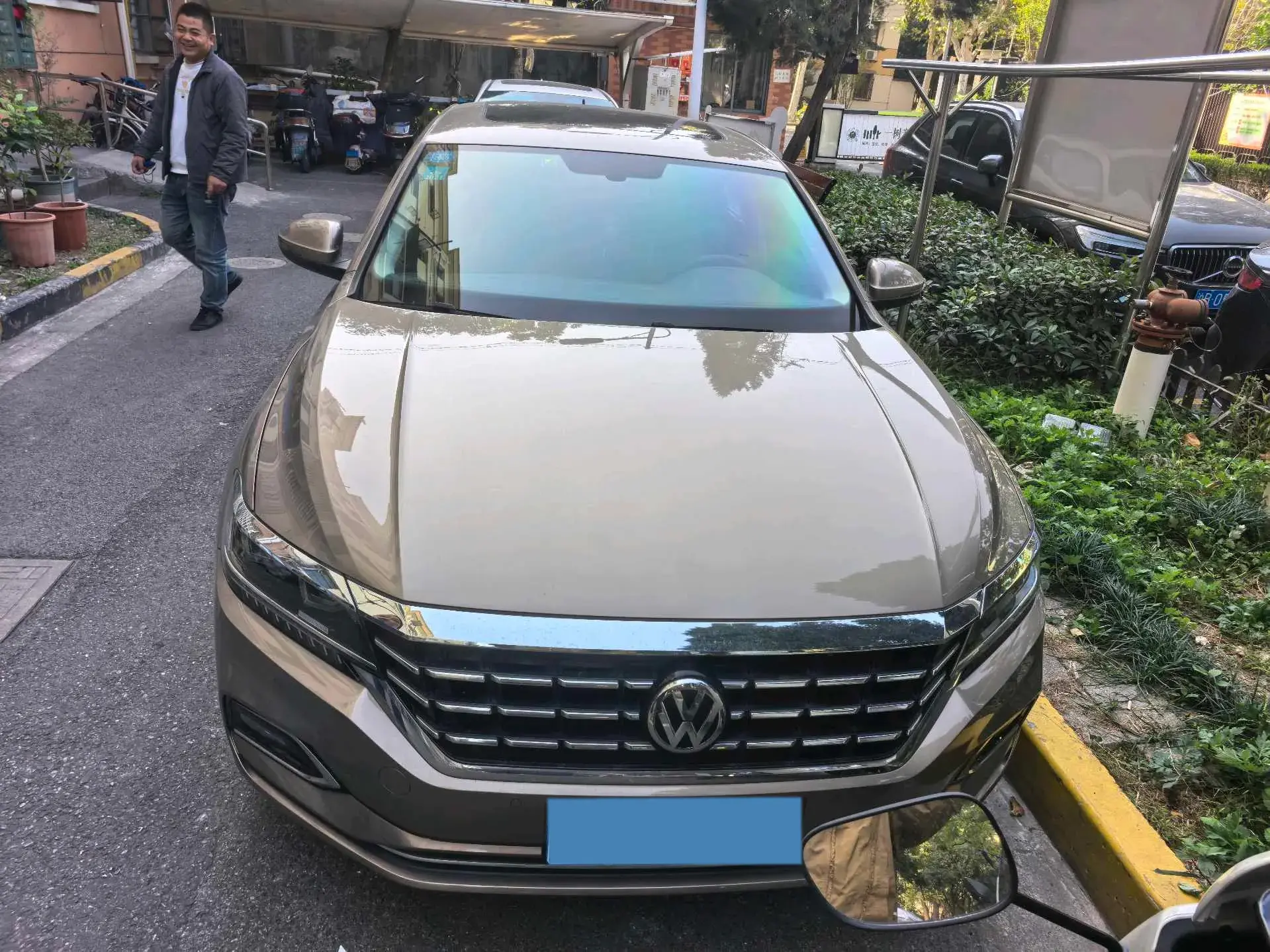 2019 VOLKSWAGEN PASSAT thumbnail 2
