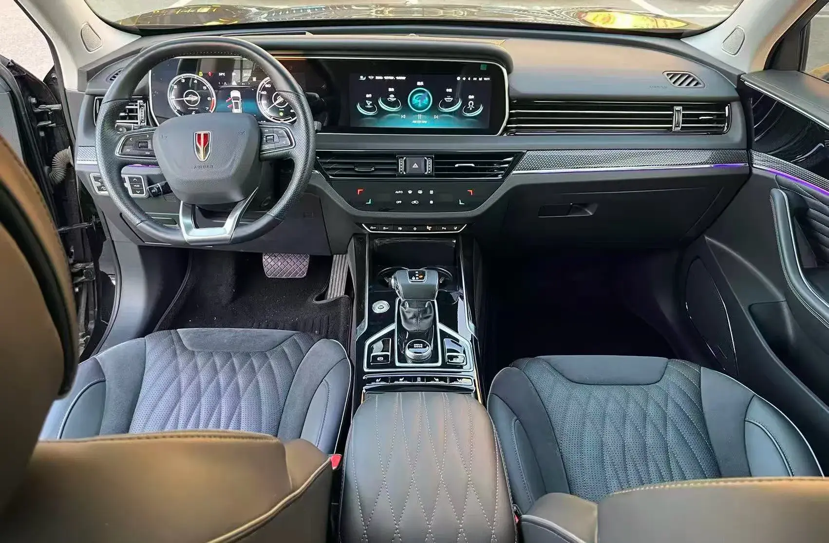 2022 HONGQI HS5 thumbnail 4