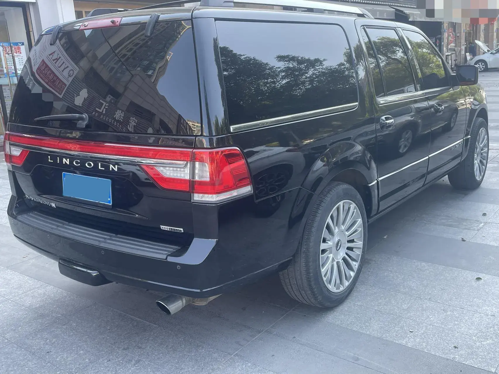 2017 LINCOLN NAVIGATOR thumbnail 3