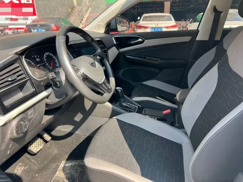 2022 JETTA VS5 thumbnail 4