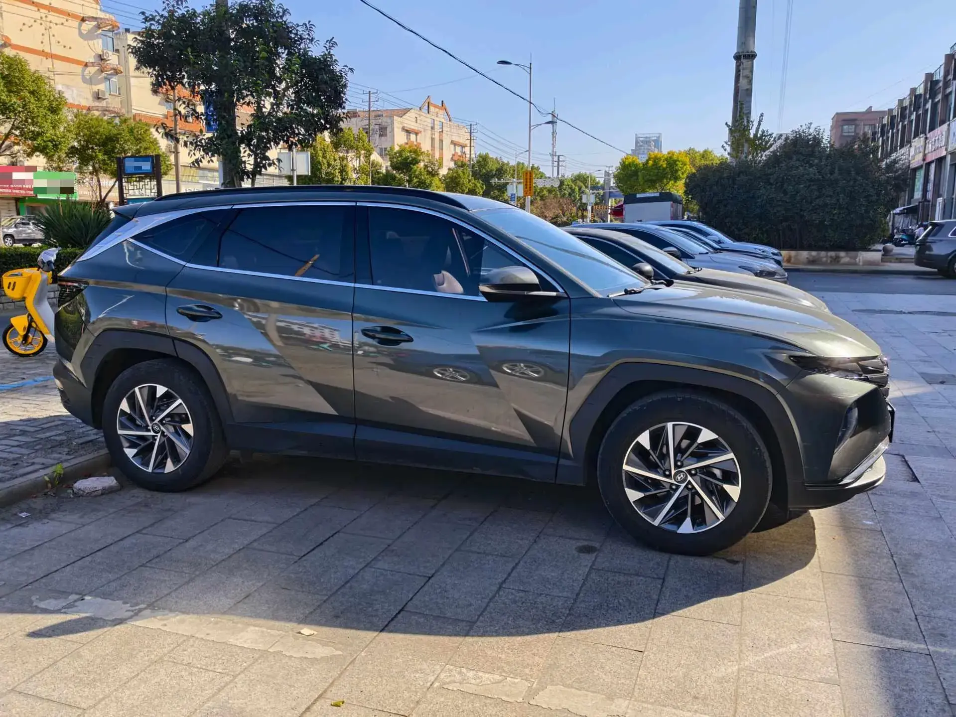 2021 HYUNDAI TUCSON thumbnail 4