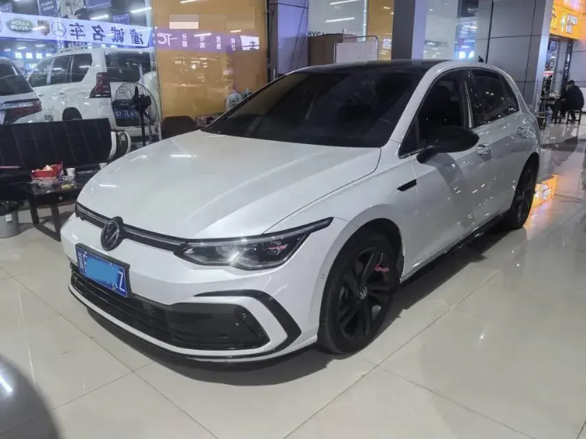 2021 VOLKSWAGEN GOLF view 1