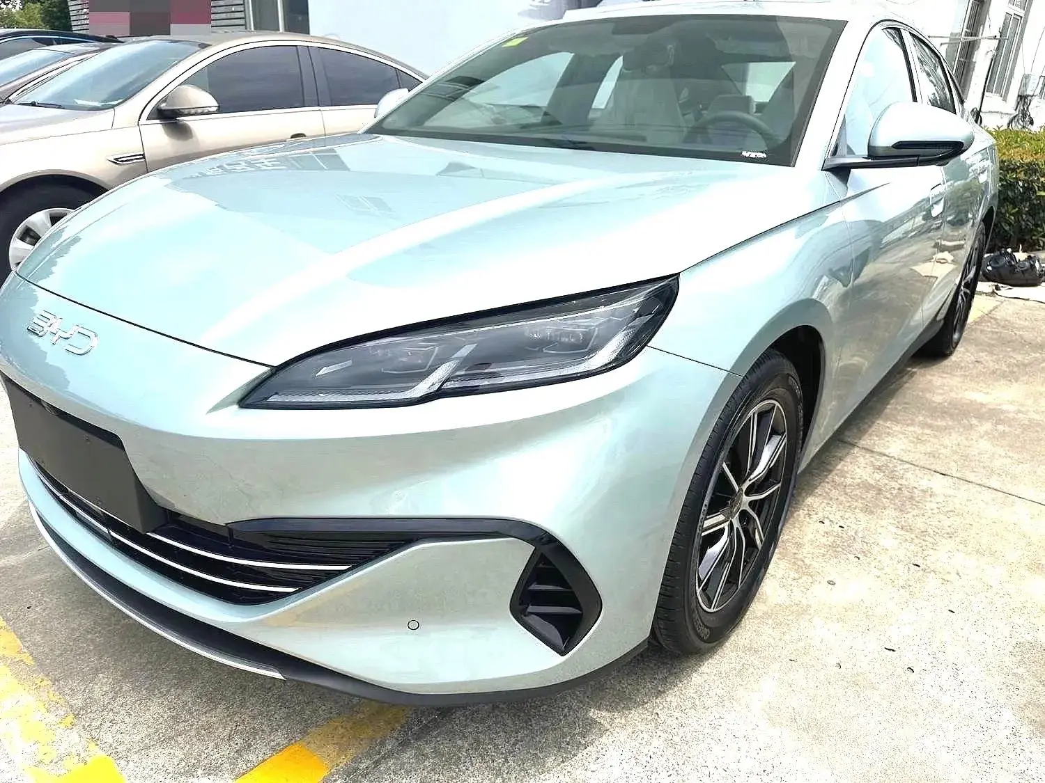 2023 BYD QIN view 1