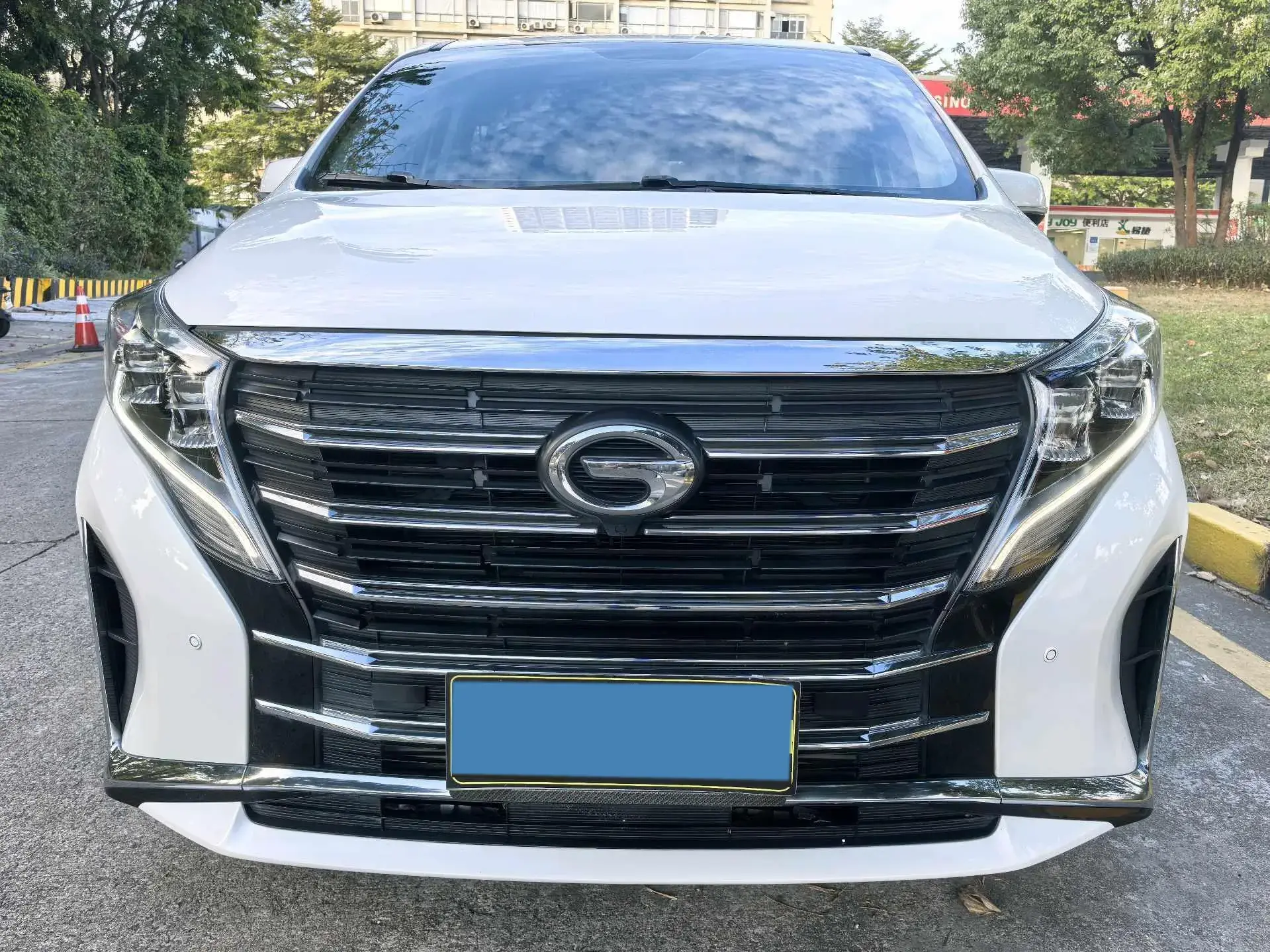 2023 GAC TRUMPCHI thumbnail 2