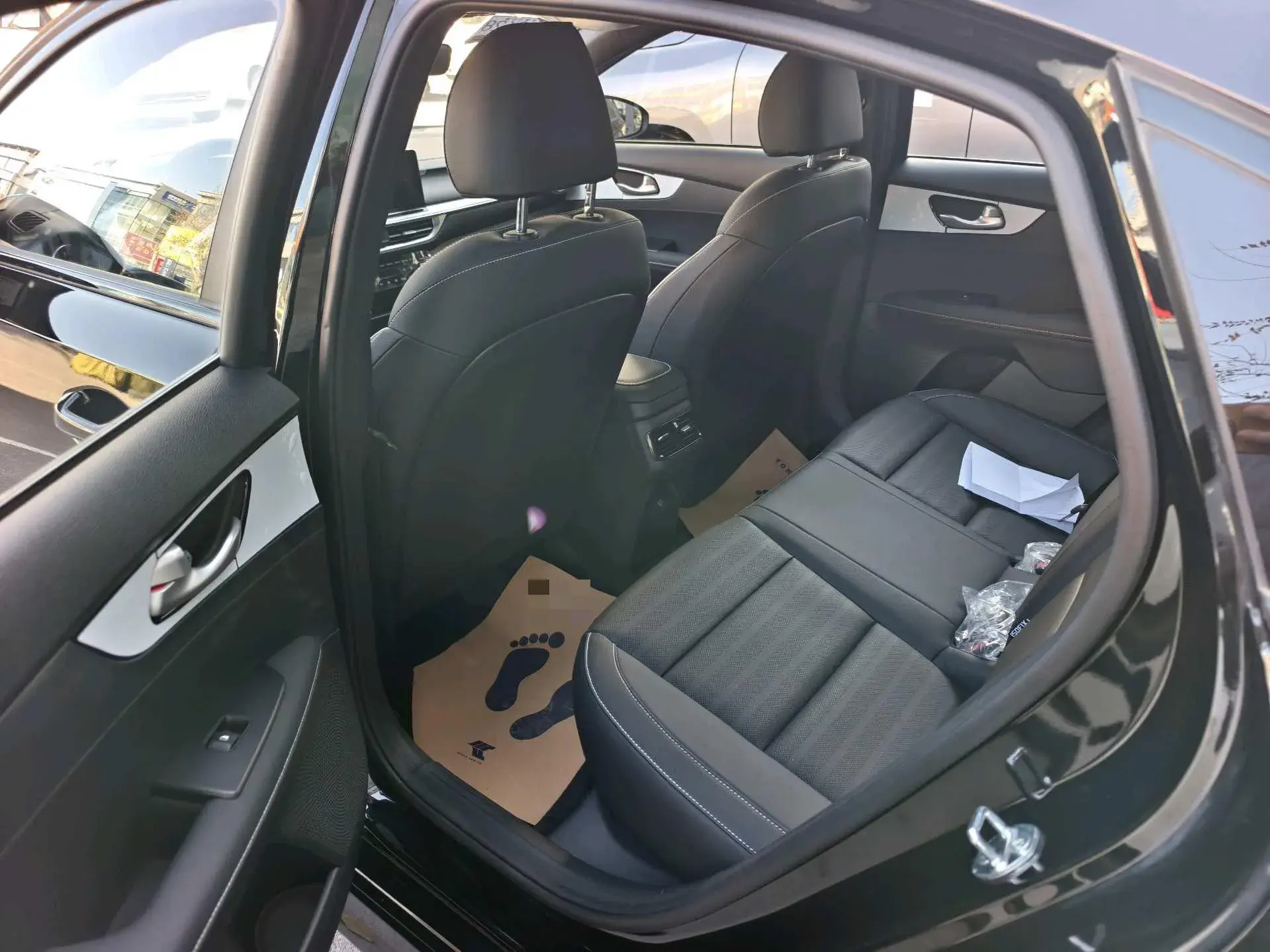 2023 KIA K3 thumbnail 3