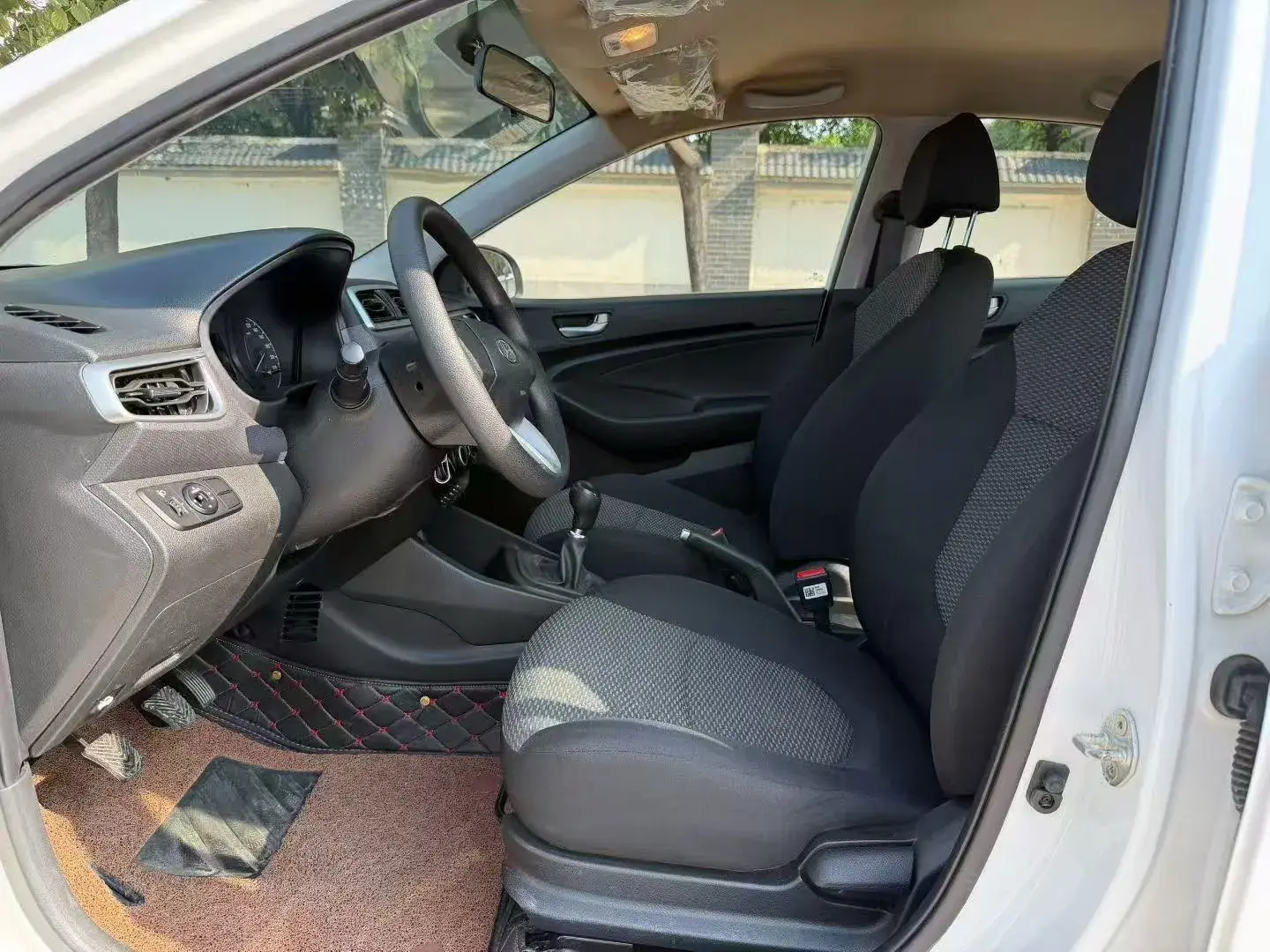 2017 HYUNDAI REINA thumbnail 4