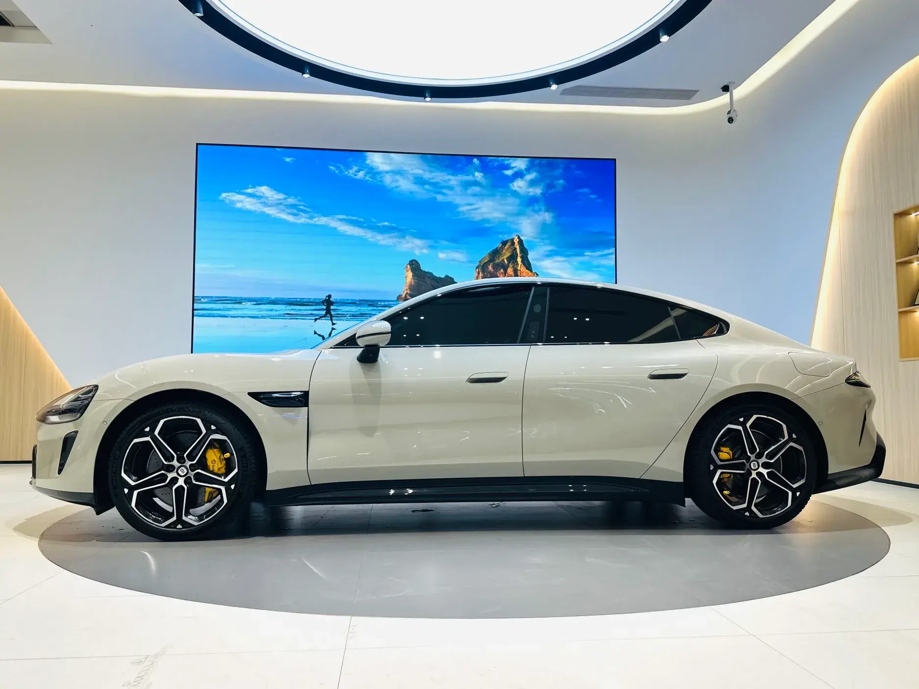 2024 MI SU7 thumbnail 2