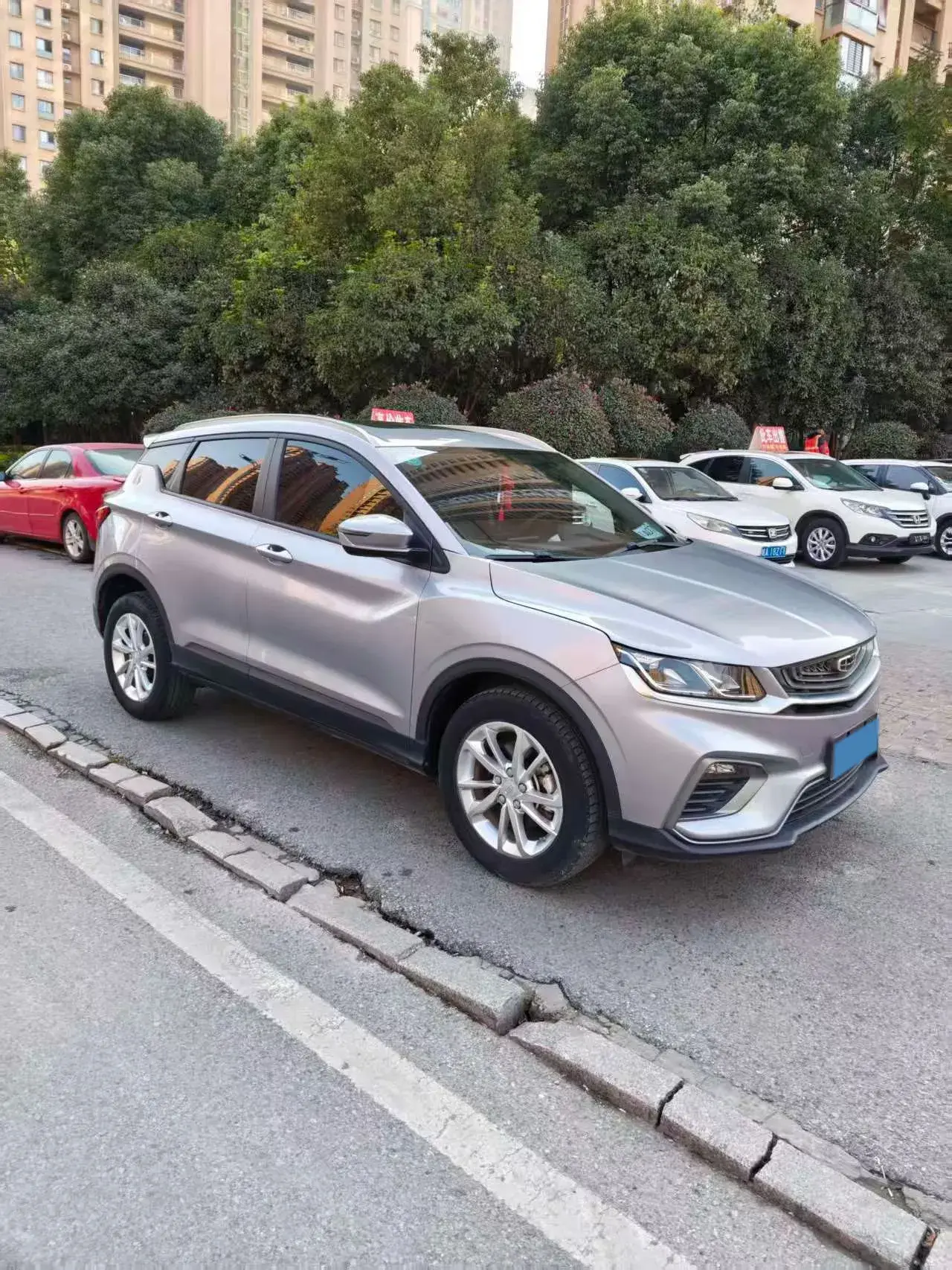 2020 GEELY COOLRAY thumbnail 3