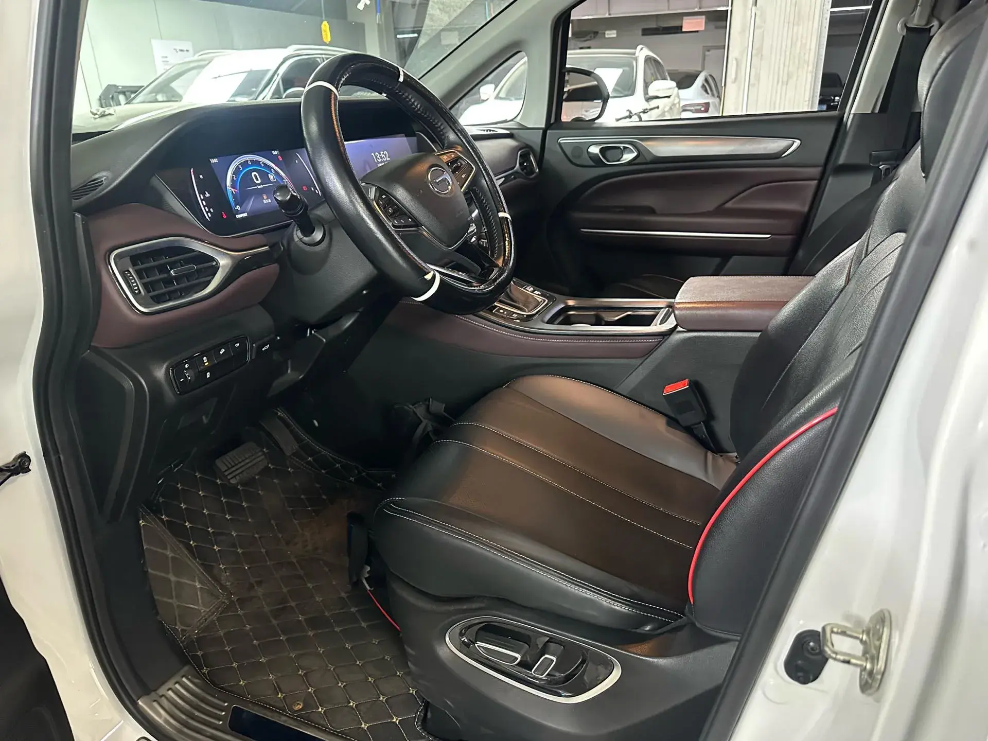 2021 GAC TRUMPCHI thumbnail 3