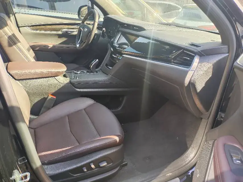 2021 CADILLAC XT6 thumbnail 3