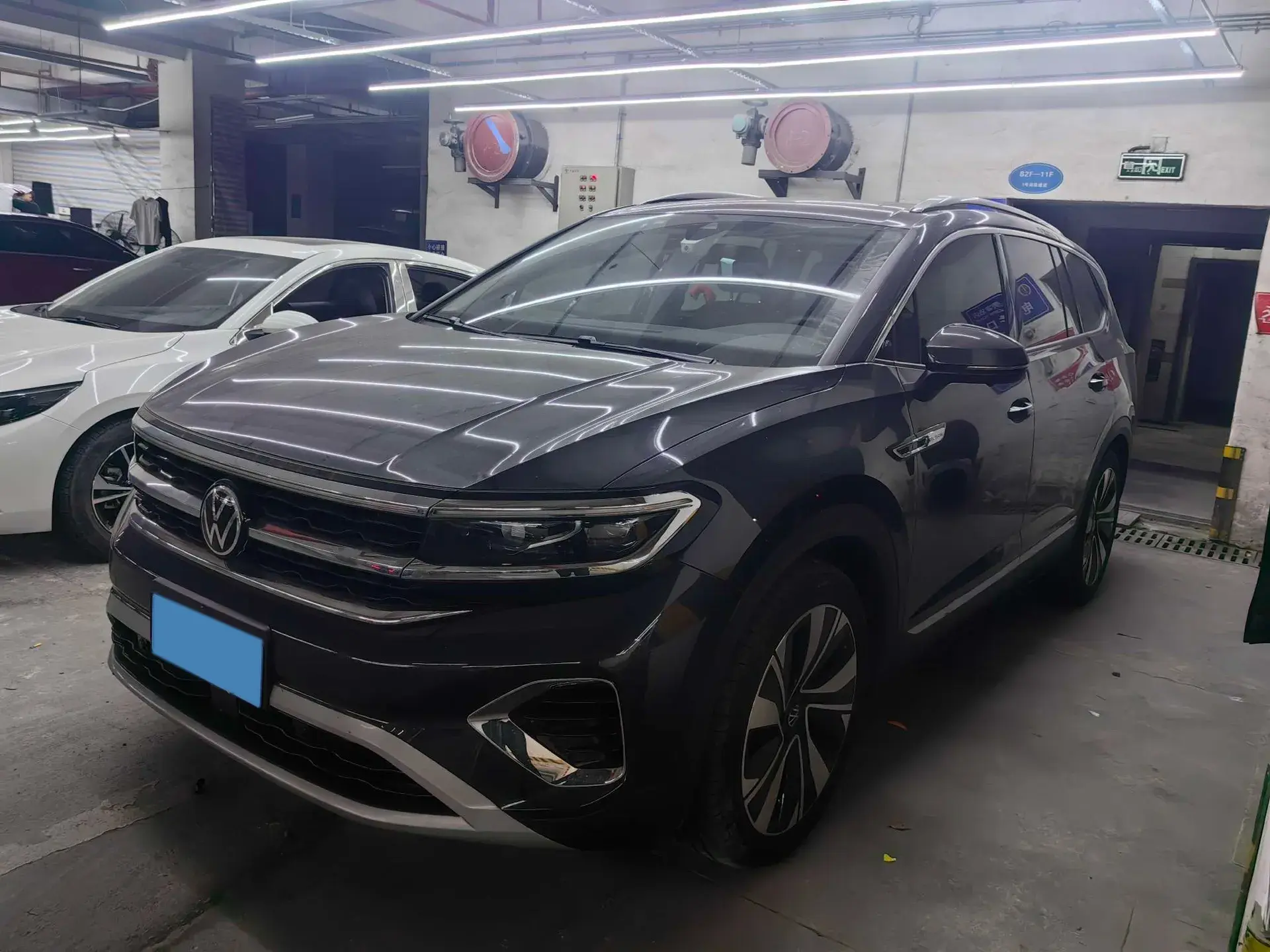 2024 VOLKSWAGEN TALAGON view 1