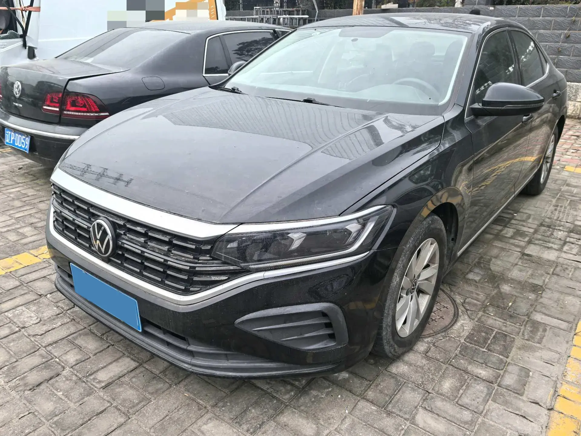 2022 VOLKSWAGEN PASSAT view 1