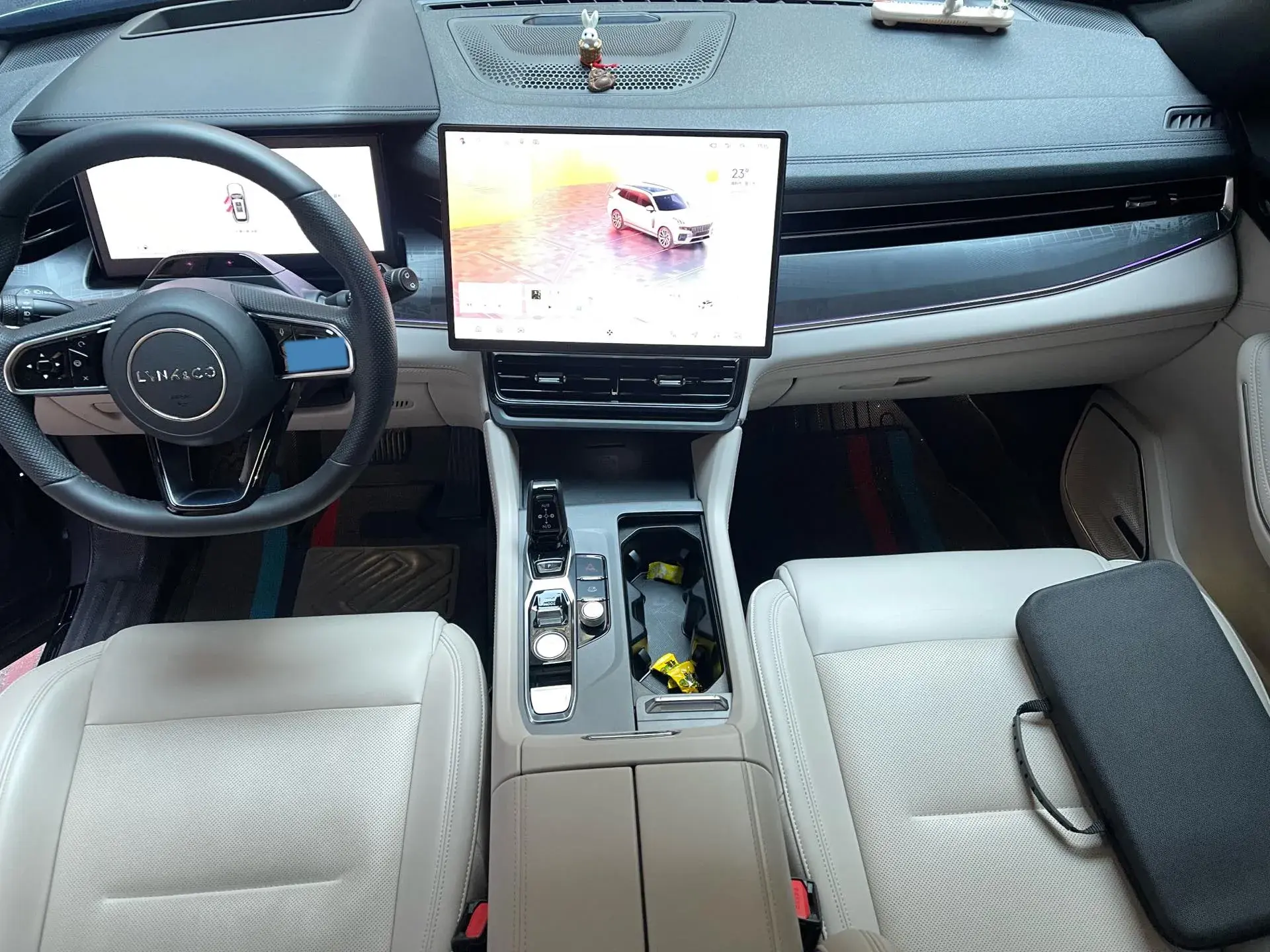 2024 LYNK&CO 09 thumbnail 3