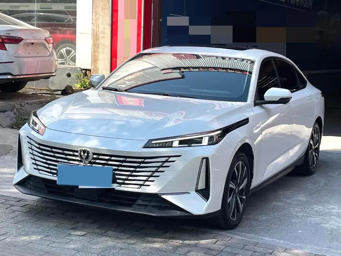 2023 ChangAn Lamore 1.5T 170HP L4 7DCT