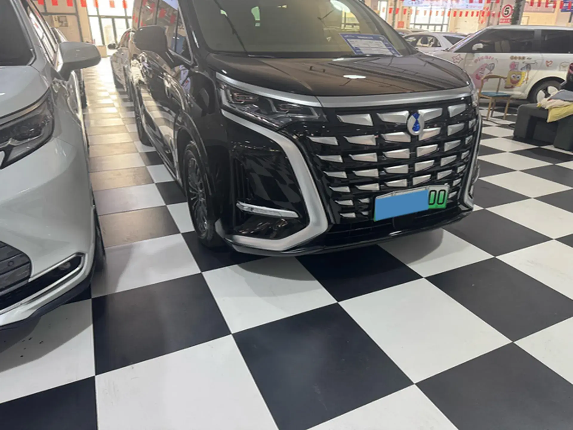 2022 DENZA D9 thumbnail 3