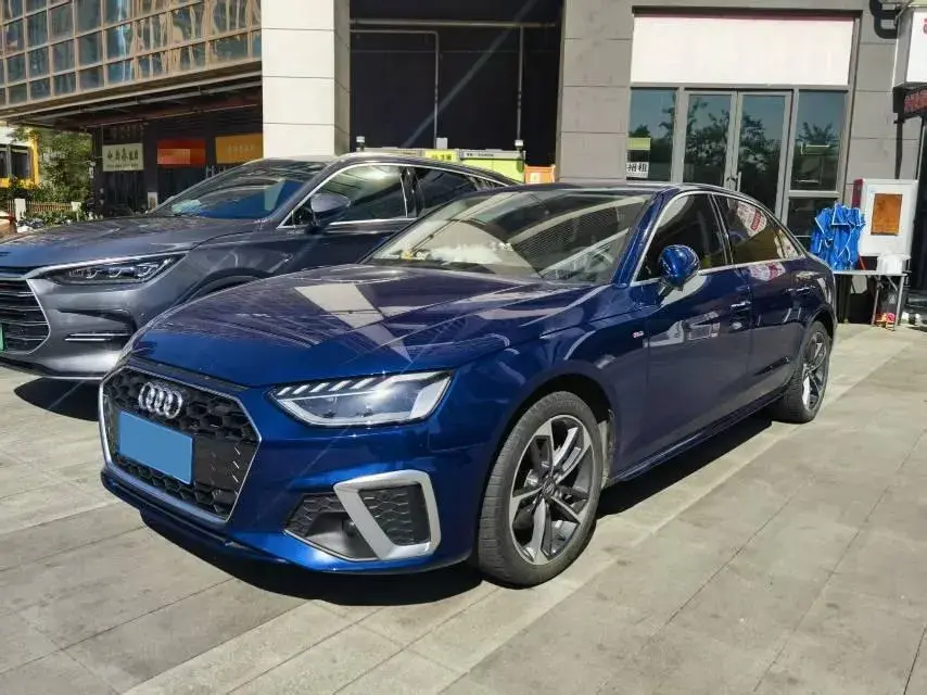 2020 AUDI A4L view 1