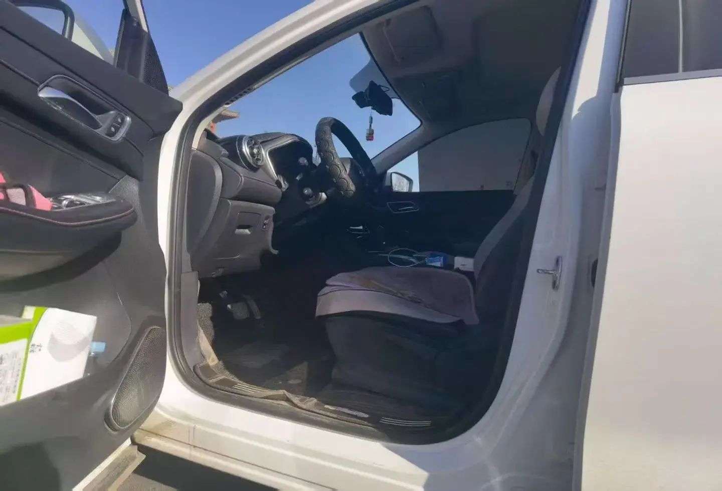 2018 MG HS thumbnail 3