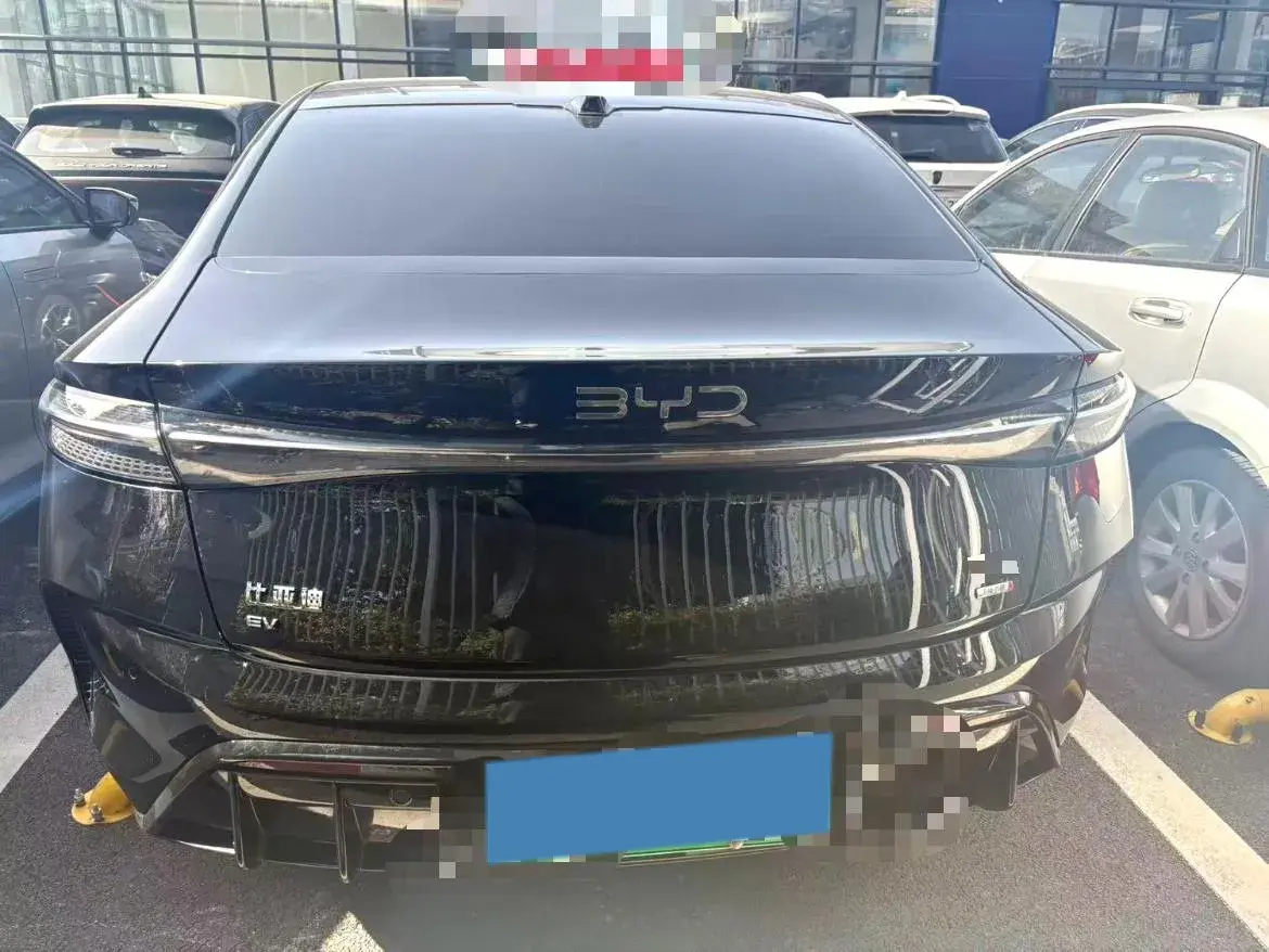 2025 BYD SEAL thumbnail 2