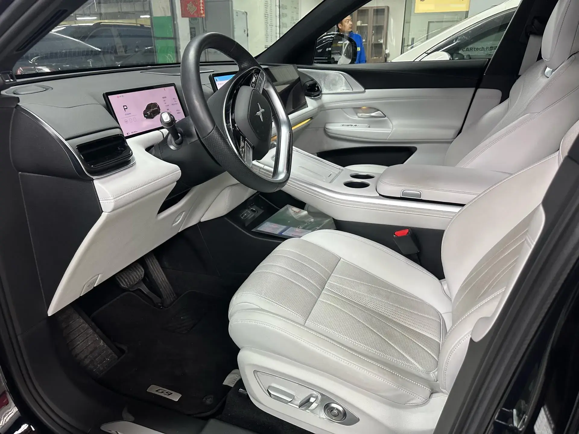 2024 XPENG G9 thumbnail 3