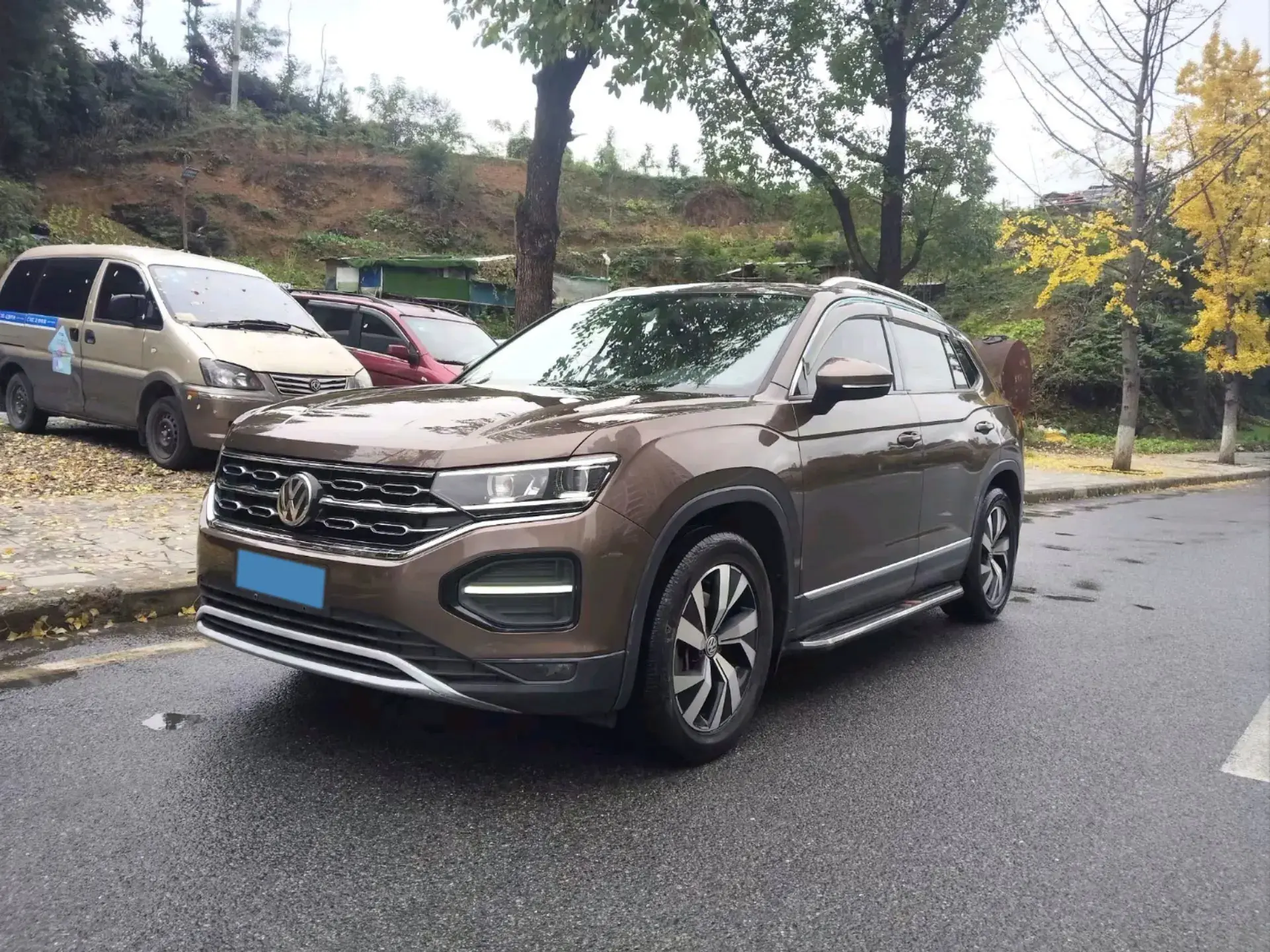 2019 VOLKSWAGEN TAYRON view 1