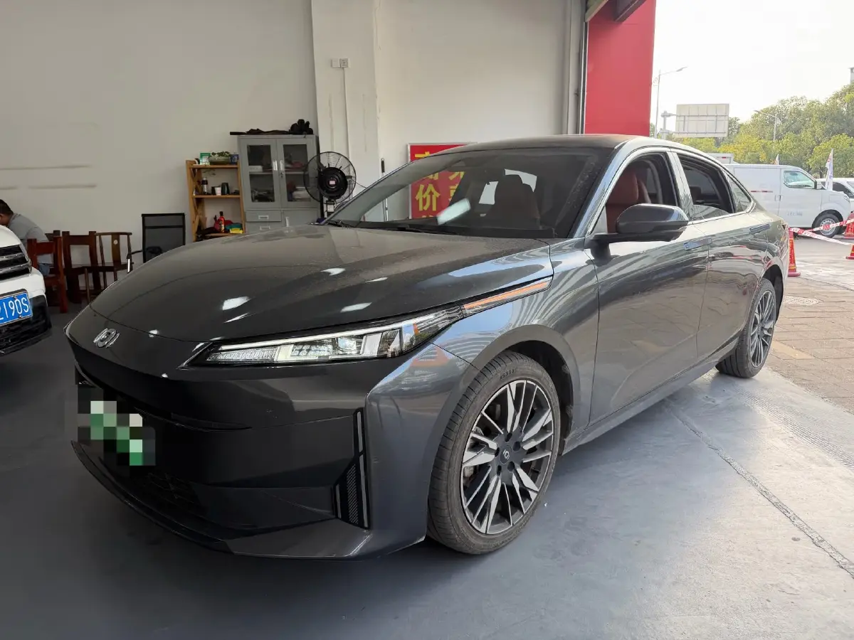 2024 ChangAn QiYuan A05 1.5L 110HP L4 E-CVT PHEV 18.99KWH