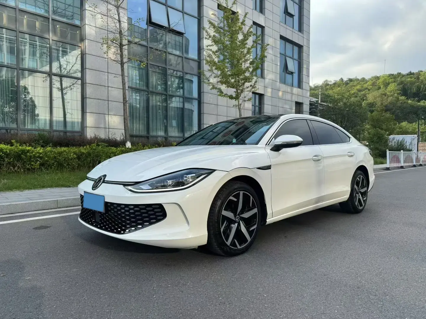 2022 VOLKSWAGEN LAMANDO view 1