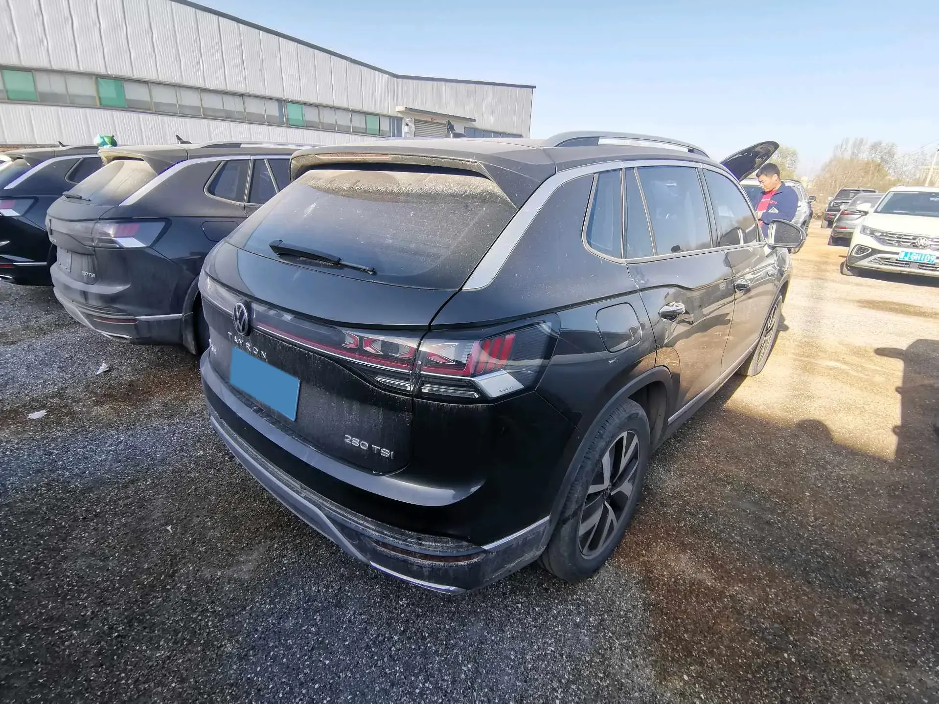 2023 VOLKSWAGEN TAYRON thumbnail 4