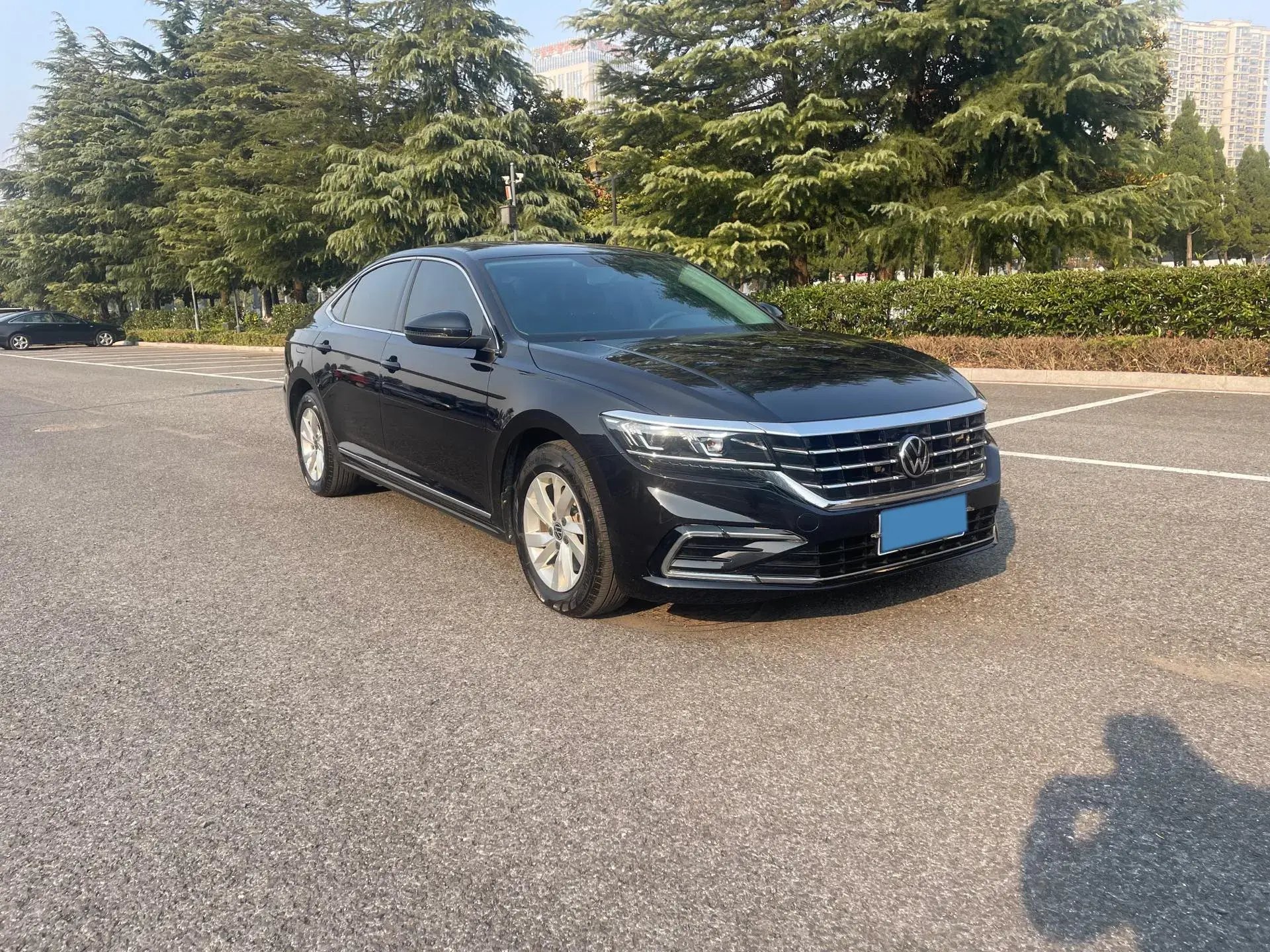2020 VOLKSWAGEN PASSAT thumbnail 3