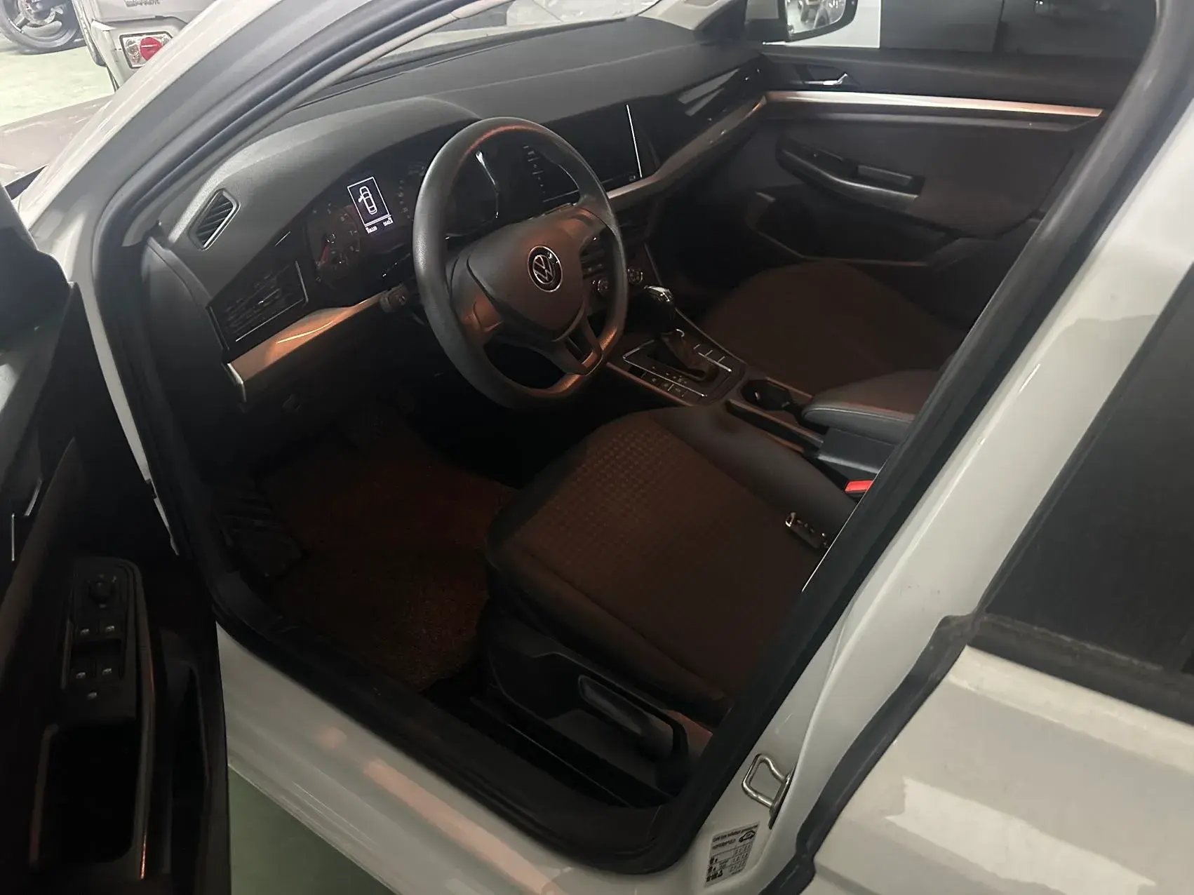 2021 VOLKSWAGEN BORA thumbnail 4