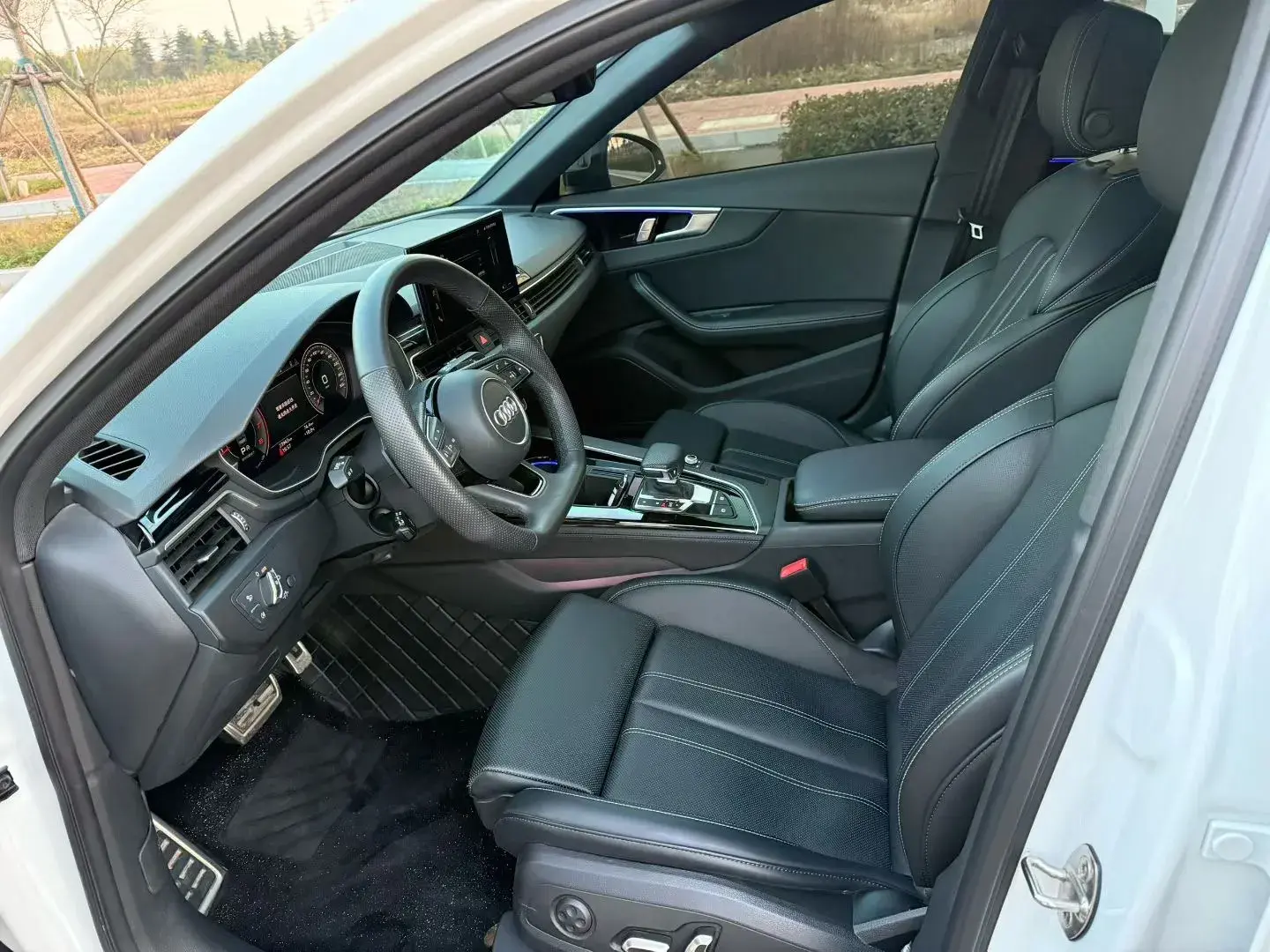 2024 AUDI A4L thumbnail 4