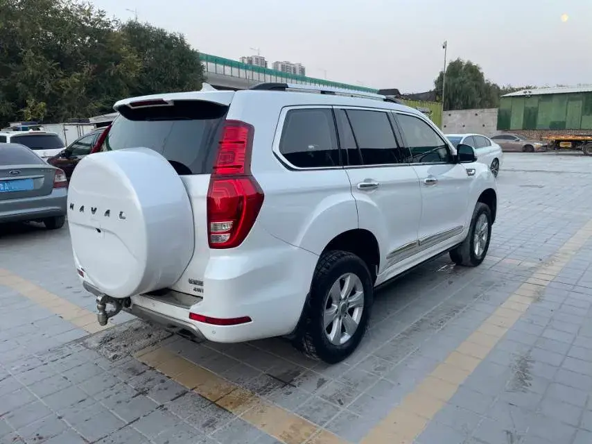 2017 HAVAL H9 thumbnail 4