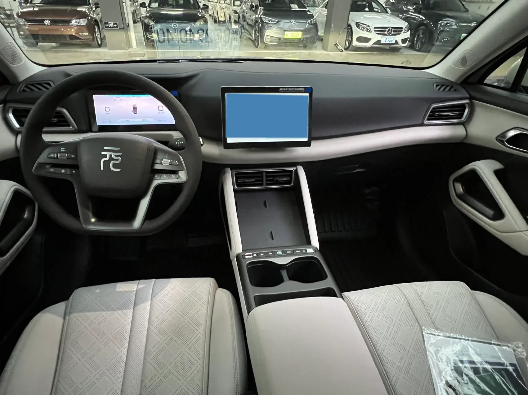 2025 BYD YUANUP thumbnail 4