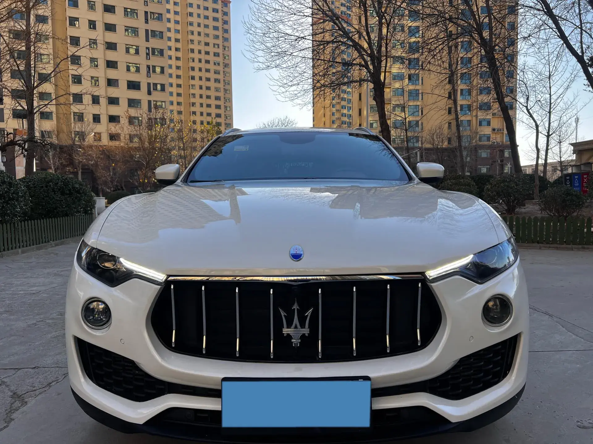 2019 MASERATI LEVANTE thumbnail 4