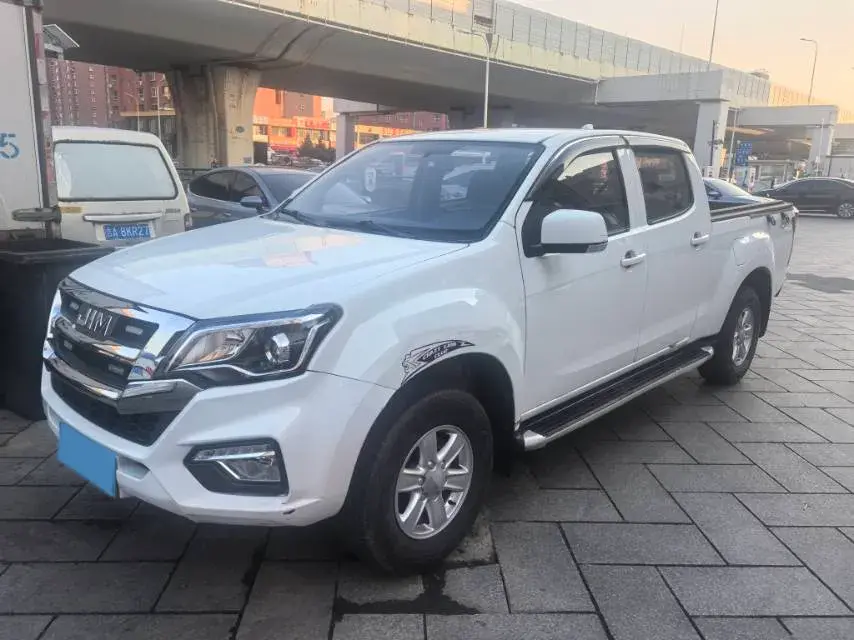 2022 Isuzu RE-MAX Jim 2.8T 120HP L4 5MT