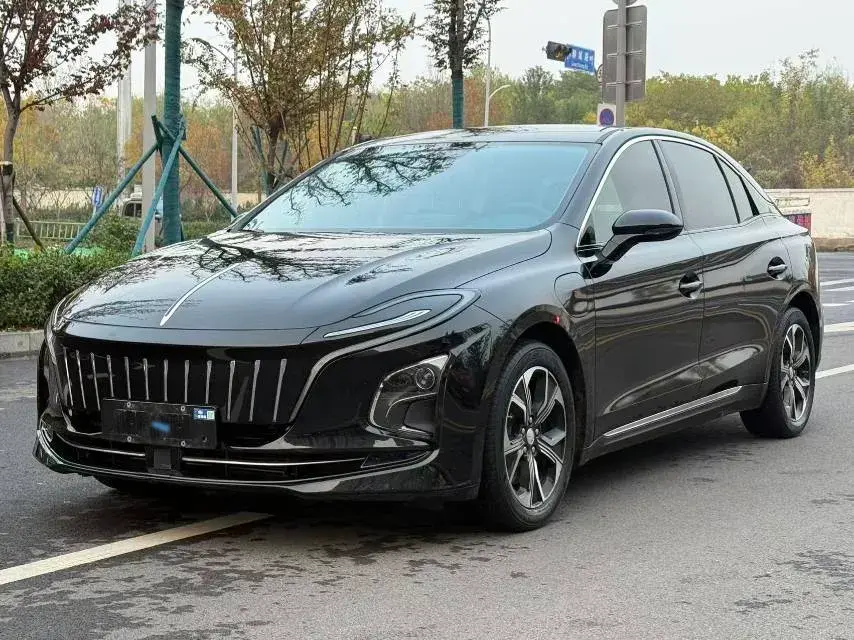 2022 HONGQI E-QM5 view 1