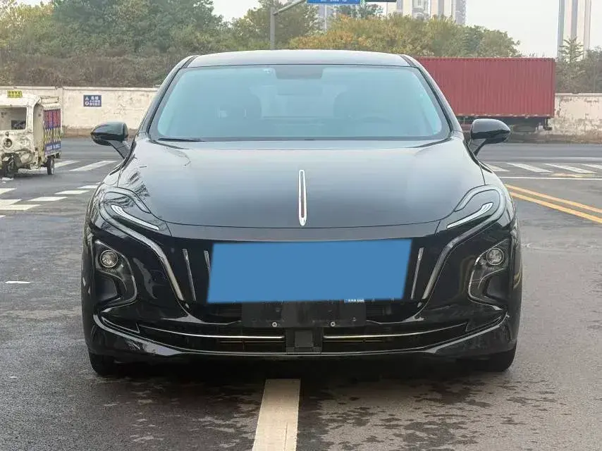 2022 HONGQI E-QM5 thumbnail 2