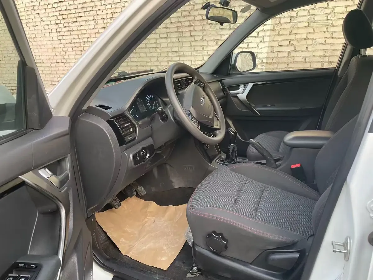 2016 Chery Tiggo 3 1.6L 126HP L4 5MT,autocango,china used car exporter,china ev exporter,chinese used car exporter,chinese used ev exporter