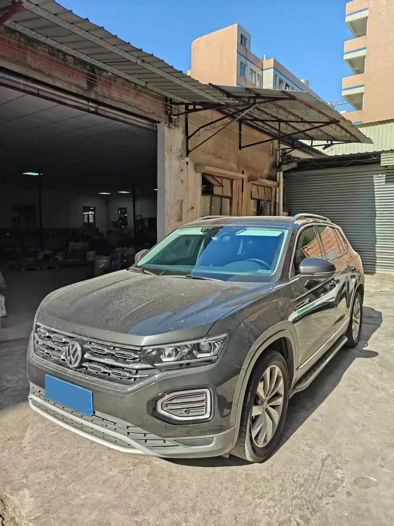 2020 VOLKSWAGEN TAYRON view 1