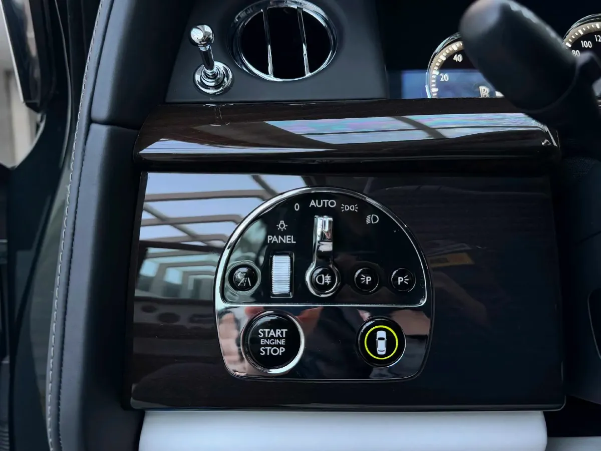 2018 Rolls-Royce Phantom 6.7T 571HP V12 8AT,autocango,china used car exporter,china ev exporter,chinese used car exporter,chinese used ev exporter