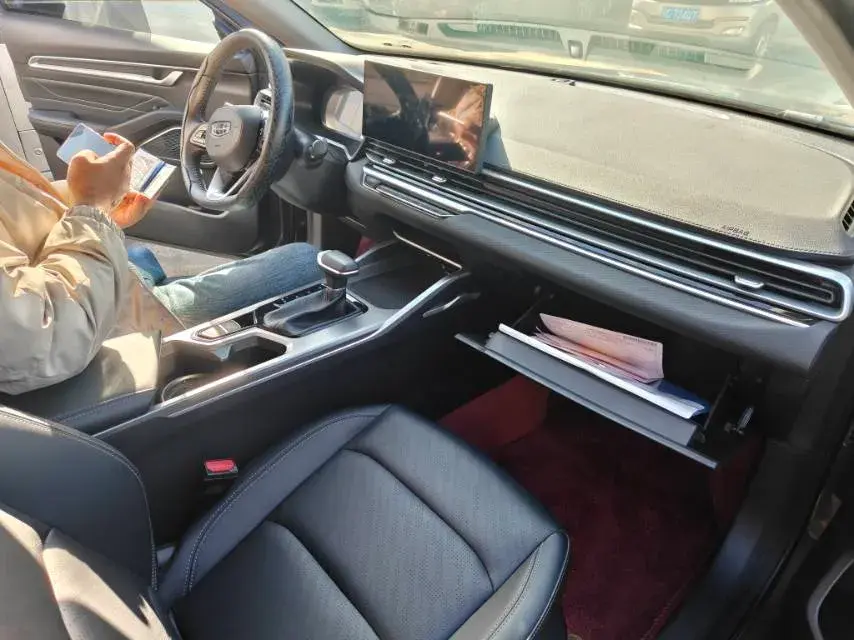 2023 GEELY EMGRAND thumbnail 4