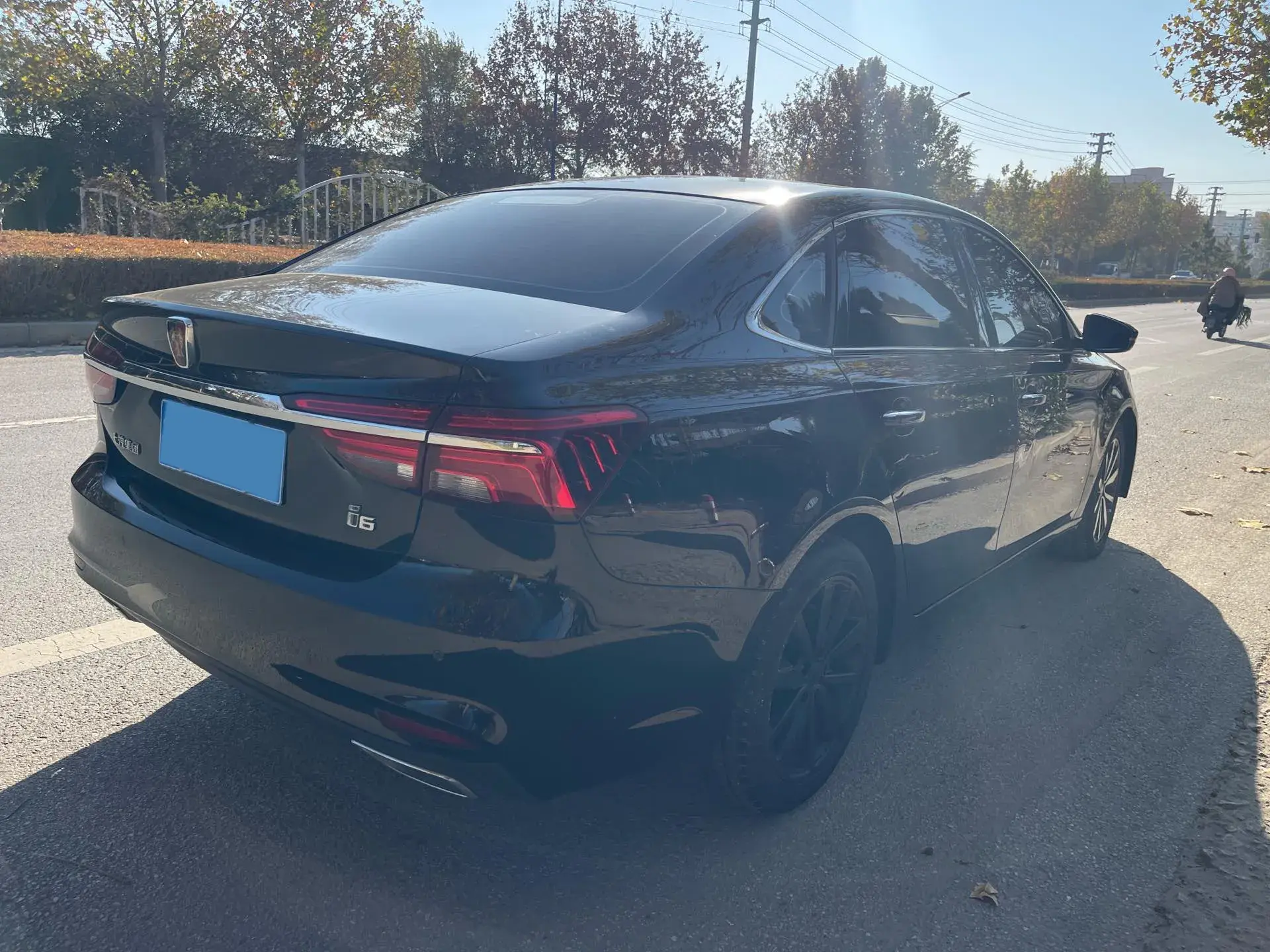 2018 ROEWE I6 thumbnail 4