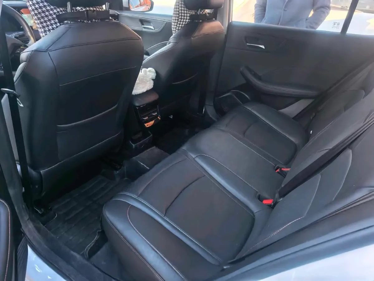 2023 Roewe i5 1.5L 129HP L4 CVT,autocango,china used car exporter,china ev exporter,chinese used car exporter,chinese used ev exporter