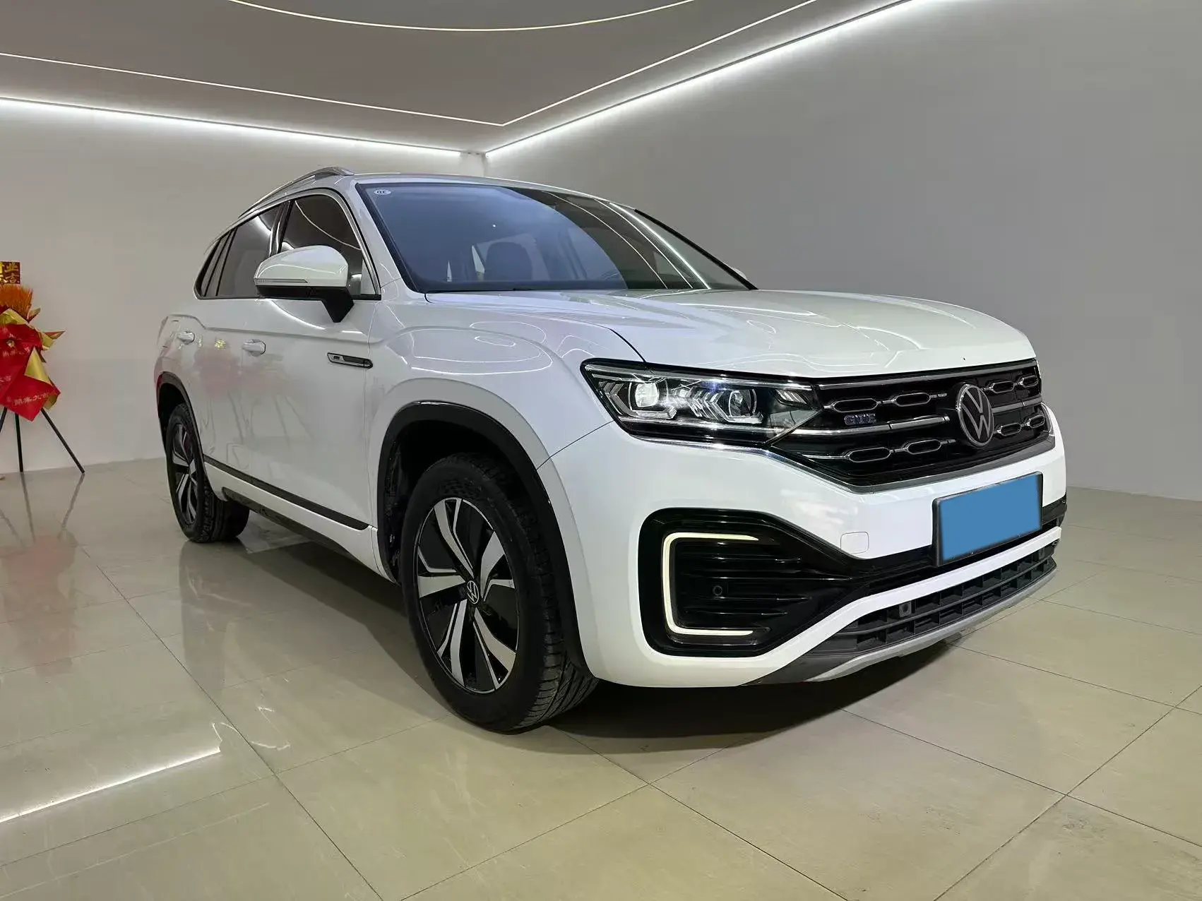 2020 VOLKSWAGEN TAYRON thumbnail 3